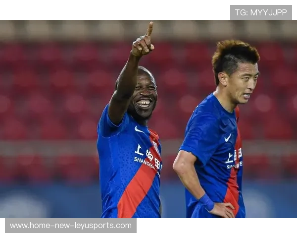 上海申花边路突破，巴索戈低射中目标：速度与精准的绝妙协奏